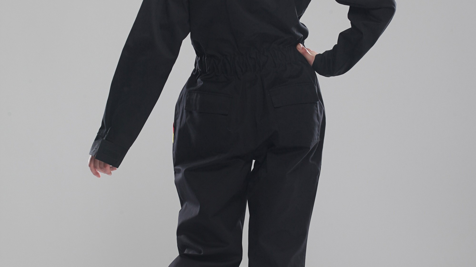 简约时尚的工装连体服